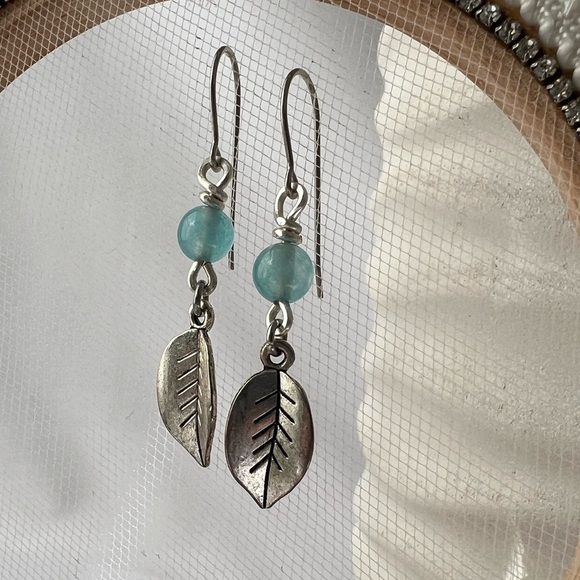 Sky Blue Apatite Beaded in Silver with Leaf Charms HYPOALLERGENIC - Picture 5 of 15